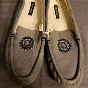 Women's Gray Fireside Slippers Size 9 Beaded Desig